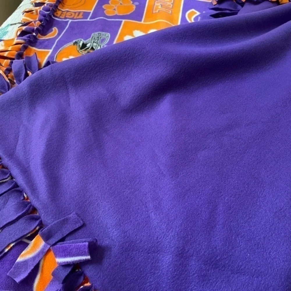 Clemson Tigers NWOT No Sew Fleece Toss Blanket Fleece, Anti Pill Fleece